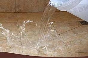 鹤壁市漏水维修 免砸砖防水材料该如何施工